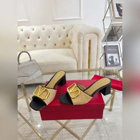 Valentino Коллекция с безупречными пл