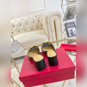 Valentino Коллекция с безупречными пл