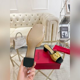 Valentino Коллекция с безупречными пл