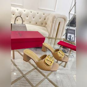 Valentino Коллекция с безупречными пл