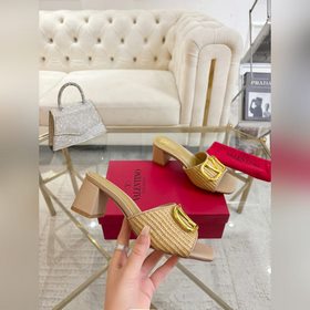 Valentino Коллекция с безупречными пл