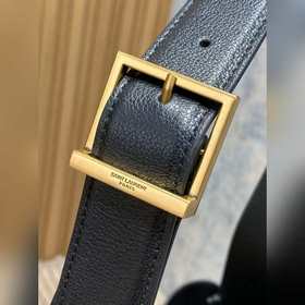 Обновленная версия сумки Hobo от YSL： 