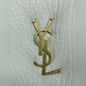 Новая модель Calypso от YSL отличается