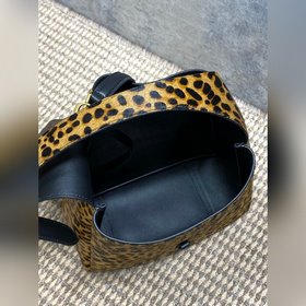 Сумка YSL Jamie Hobo выполнена в класс