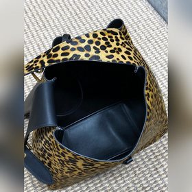 Сумка YSL Jamie Hobo выполнена в класс