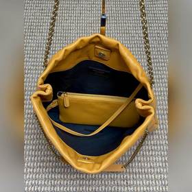 Новая модель YSL Jamie в цвете «куркум