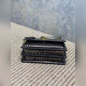 Сумка на цепочке из коллекции YSL Suns