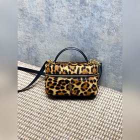 Косметичка из серии YSL Gaby, выполнен