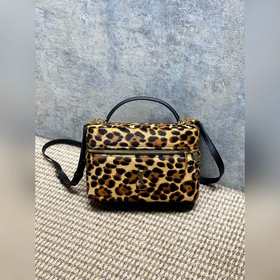 Косметичка из серии YSL Gaby, выполнен