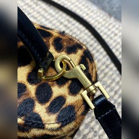 Косметичка из серии YSL Gaby, выполнен