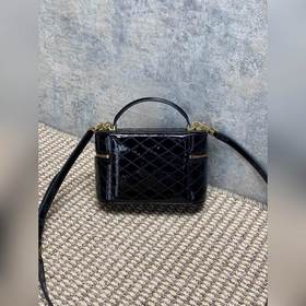 YSL Saint Laurent — модель Gaby с глян