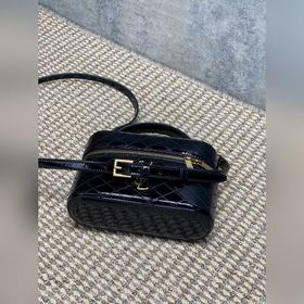 YSL Saint Laurent — модель Gaby с глян