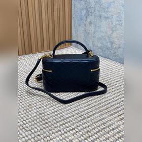 Модель Gaby от YSL Saint Laurent с тек