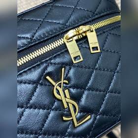 Модель Gaby от YSL Saint Laurent с тек
