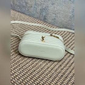 Молочно-белая сумка YSL Gaby из кожи с