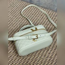Молочно-белая сумка YSL Gaby из кожи с
