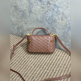 Розовая модель «Gaby» от YSL из кожи с