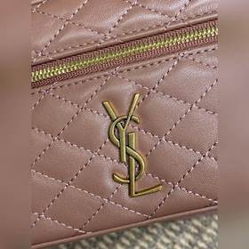 Розовая модель «Gaby» от YSL из кожи с