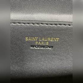 Розовая модель «Gaby» от YSL из кожи с