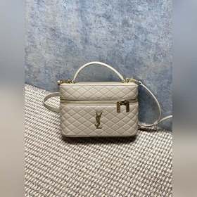 Новинка： огромная косметичка  YSL Ga