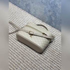 Новинка： огромная косметичка  YSL Ga