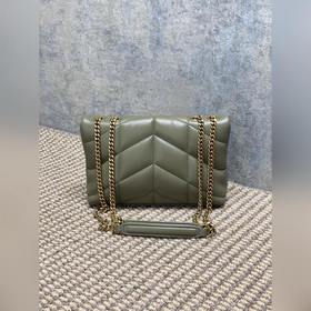 Сумка «Cloud» от Saint Laurent в цвете