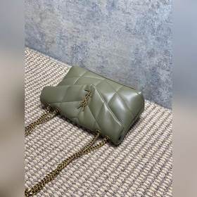 Сумка «Cloud» от Saint Laurent в цвете