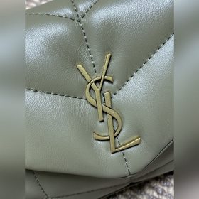 Сумка «Cloud» от Saint Laurent в цвете