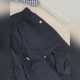 Новая коллекция летних мужских джинсов