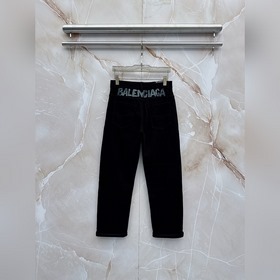 Новая коллекция Balenciaga весна-лето 