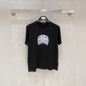 Новая модель Balenciaga 2026 — классич