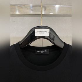Новая модель Balenciaga 2026 — классич