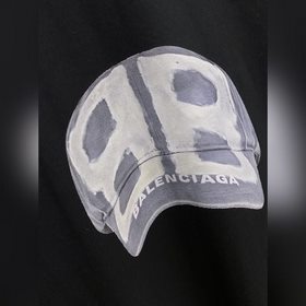 Новая модель Balenciaga 2026 — классич