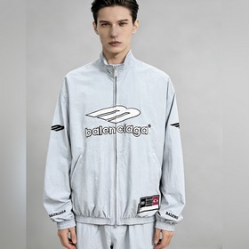 Новая весенняя коллекция Balenciaga： к