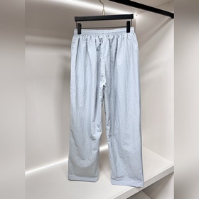Новая весенняя коллекция Balenciaga： к