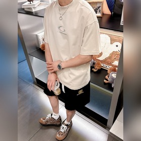 Balenciaga 2026： комплект с новой техн