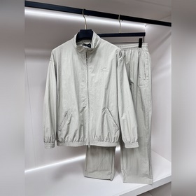 Новая весенняя коллекция Balenciaga： к
