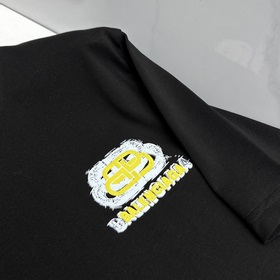 Balenciaga： новая модель с принтом на 