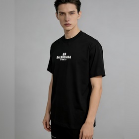 Balenciagga Paris： новая весенняя колл