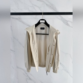 Balenciaga представила новую весеннюю 