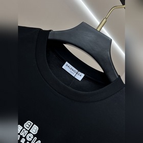 Balenciagga： новая весенняя коллекция 