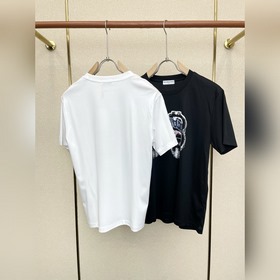 Balenciaga： новая модель мужской повсе