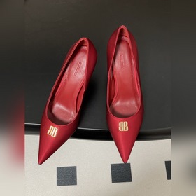 Новая коллекция Balenciaga весна-лето 