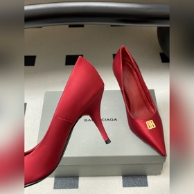 Новая коллекция Balenciaga весна-лето 