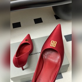 Новая коллекция Balenciaga весна-лето 