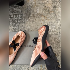 Новая коллекция BALENCIAGA 26FW Ма