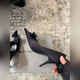 BALENCIAGA 26FW — изящные туфли Мат