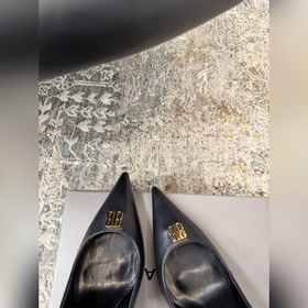 BALENCIAGA 26FW — изящные туфли Мат