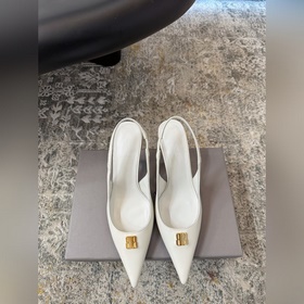 BALENCIAGA 26FW — изящные туфли Мат