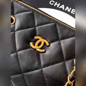 Сумка CHANEL из овечьей кожи в форме б